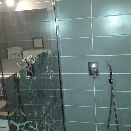 Place De L'etoile Guest house 3*