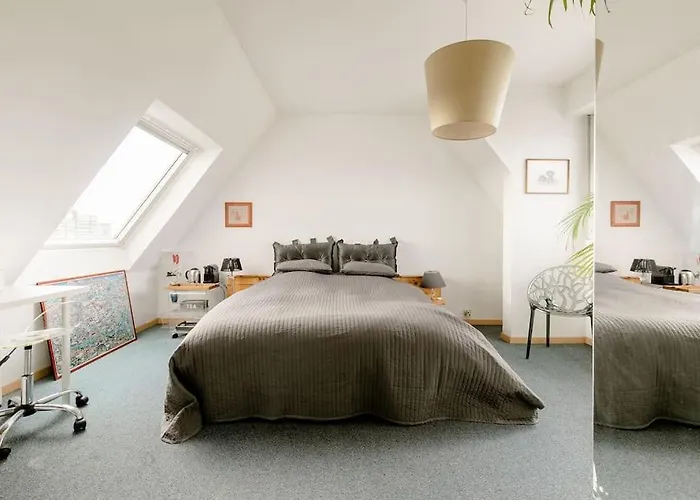 Guest house Place De L'etoile 3*